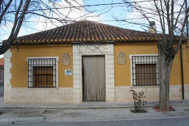 Los Ferroviarios Estacion de Chinchilla Exterior foto